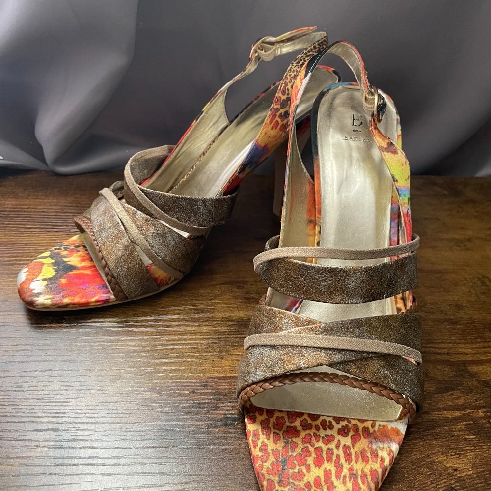 BAKERS women’s high heel shoes Multi colors Gold size 9.5B Strappy NWOT